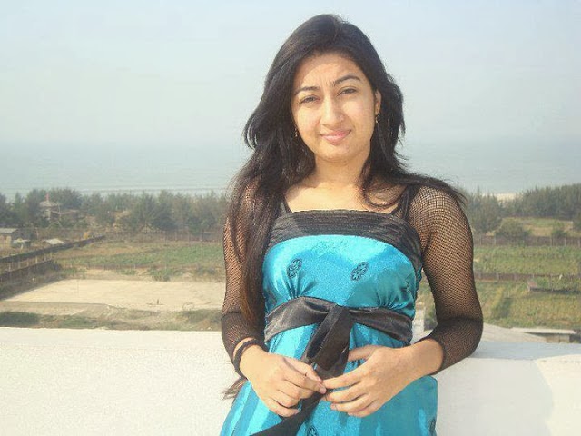 hermaphrodite gif men nude at camera